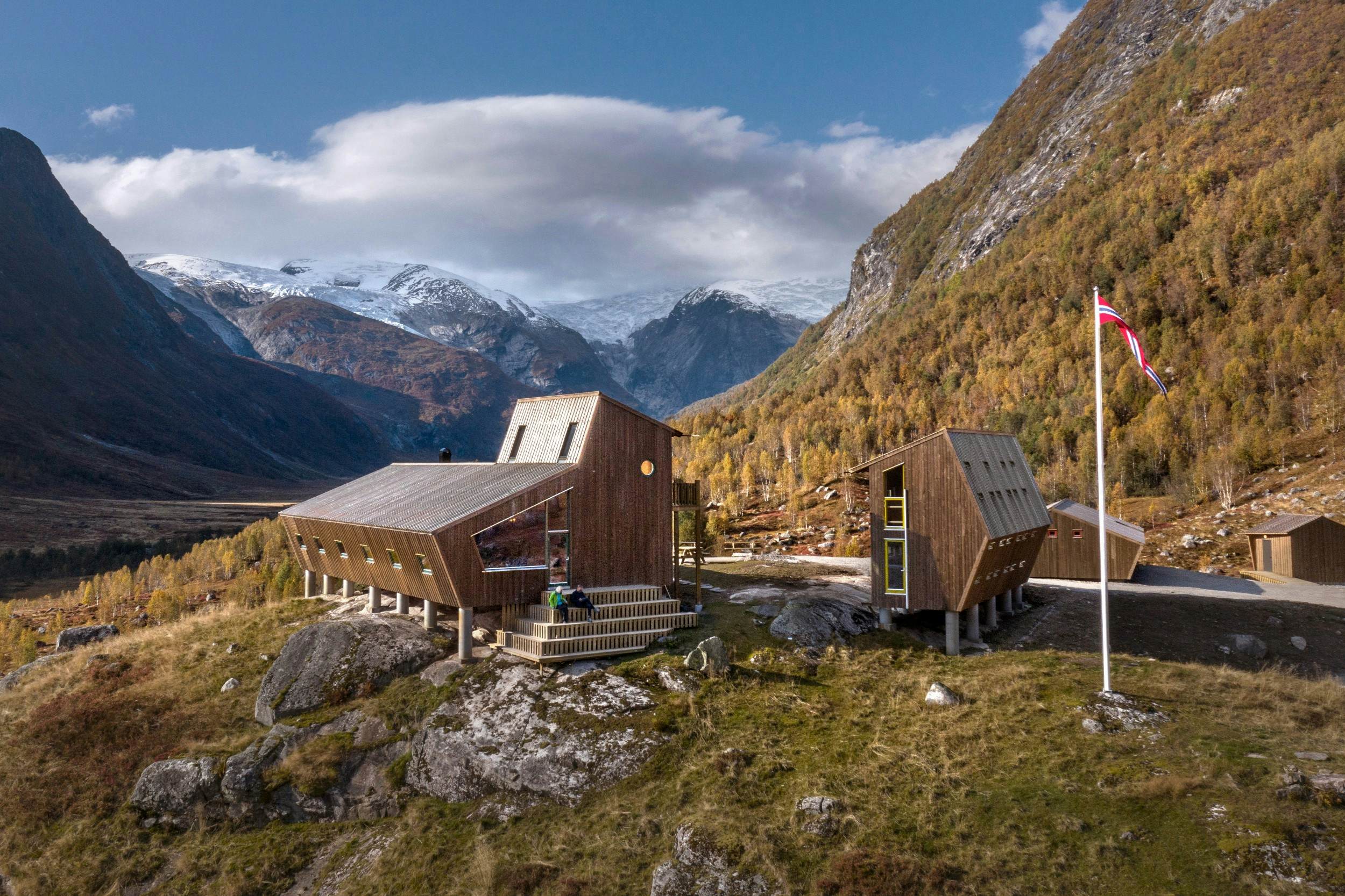 Norway’s new hiking cabins overlook a glacier Lonely